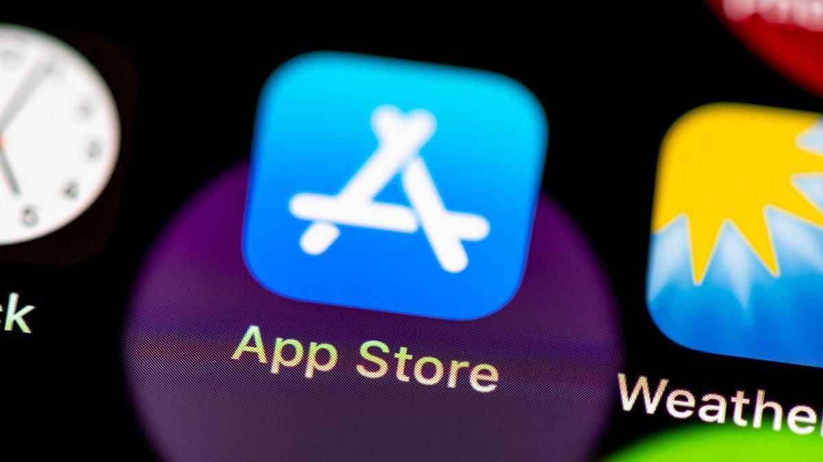 Apple на вимогу СБУ видалила з українського App Store кілька російських додатків