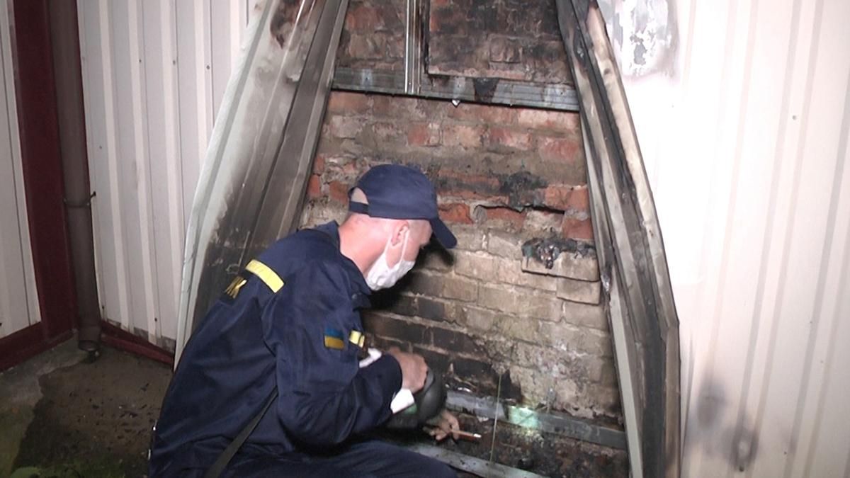 На Хмельниччині задимілась психлікарня: пацієнтів евакуювали – фото На Хмельниччині задимілась психлікарня: пацієнтів евакуювали – фото