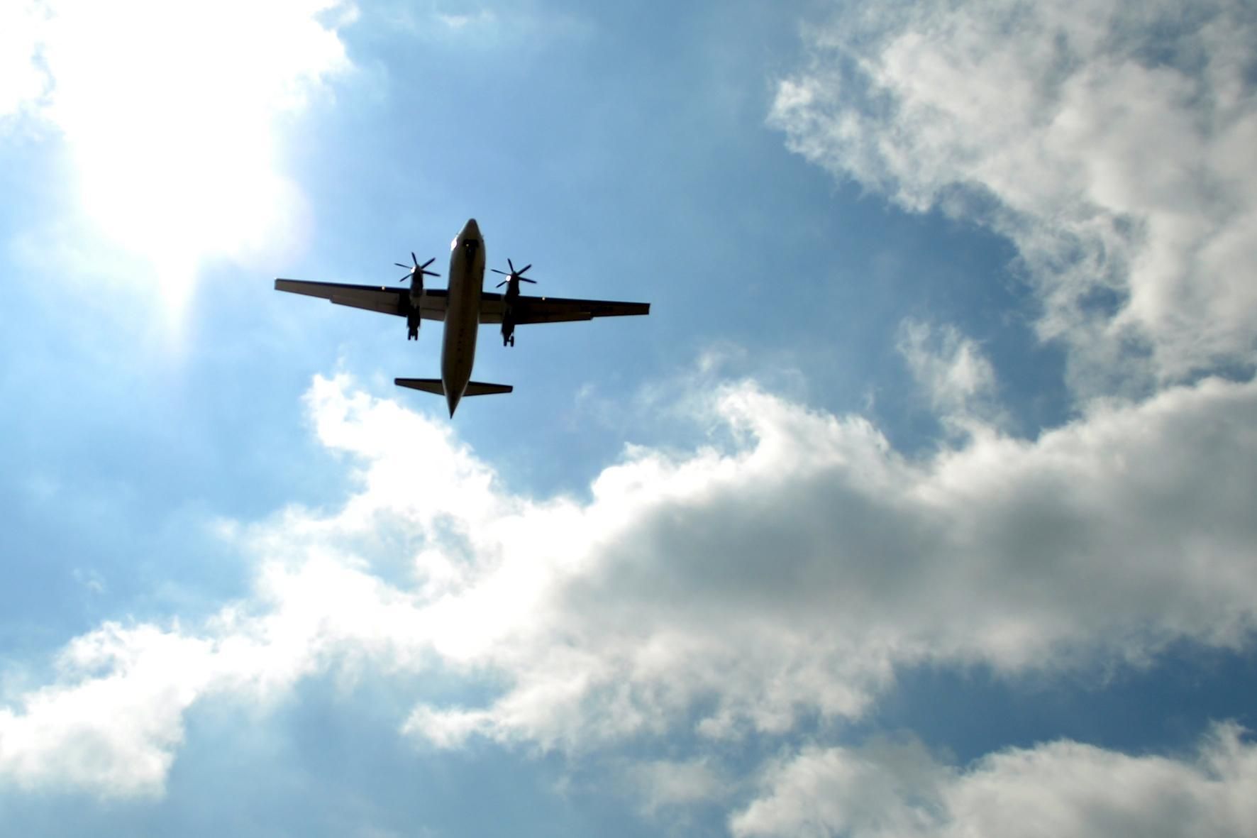 В Канаде 3-летний ребенок сорвал полет, потому что не хотел надевать маску В Канаде 3-летний ребенок сорвал полет, потому что не хотел надевать маску