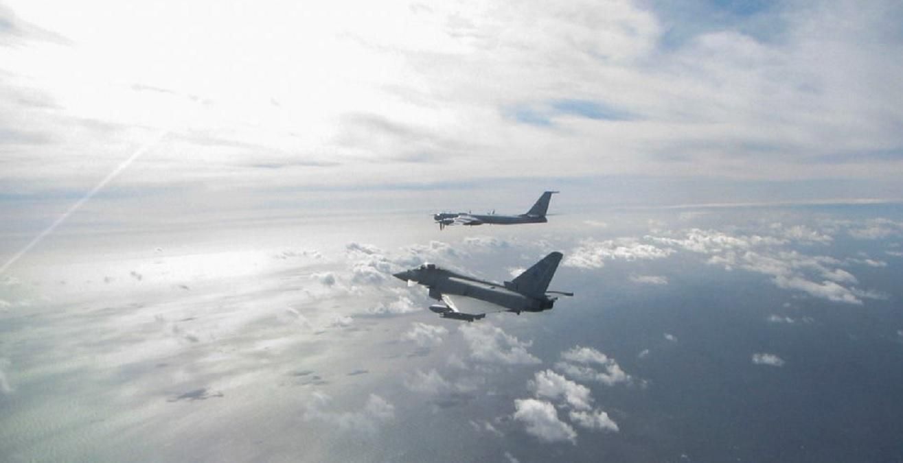 Винищувачі Британії перехопили літаки РФ біля Шотландії Винищувачі Британії перехопили літаки РФ біля Шотландії