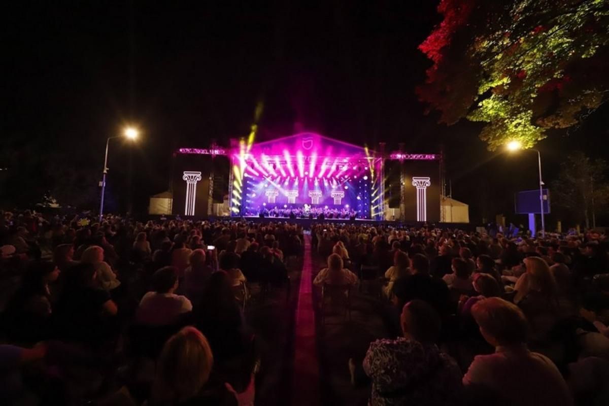 Глава Минздрава Степанов возмущен концертом ко Дню Днепра Глава Минздрава Степанов возмущен концертом ко Дню Днепра