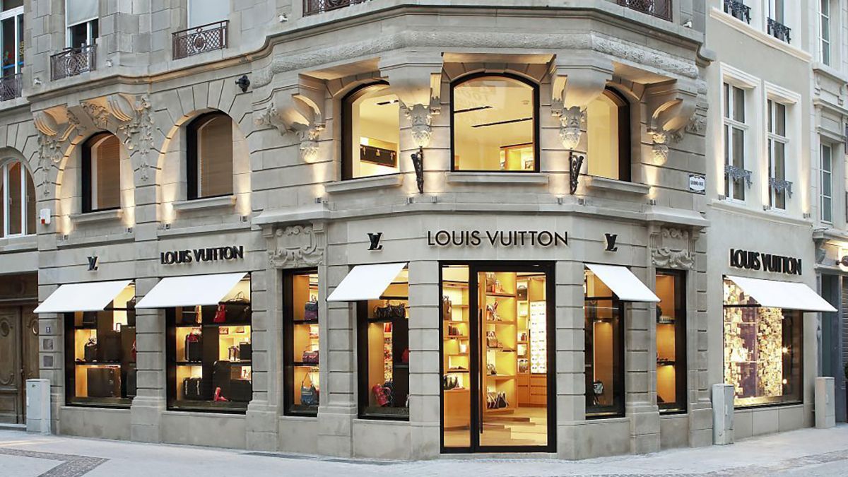 Захист від коронавірусу та сонця: Louis Vuitton випустив маски за 960 доларів – фото