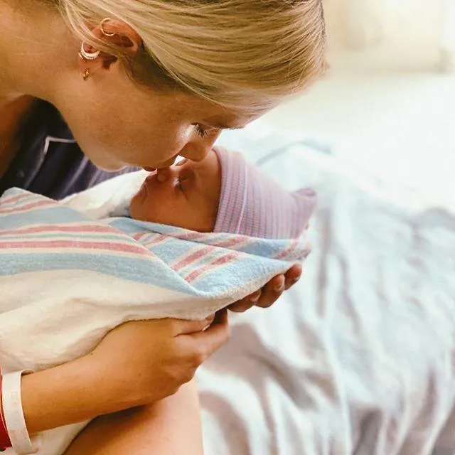 Клер Холт Клер Холт