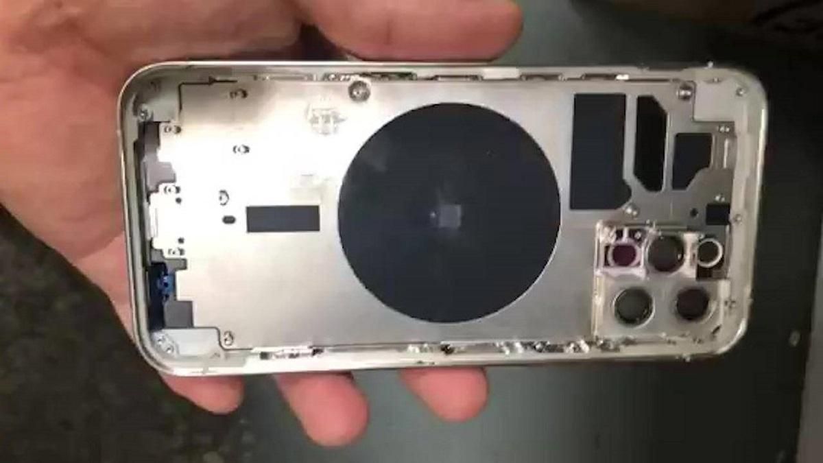 Корпус iPhone 12 Pro показали в мережі – відео Корпус iPhone 12 Pro показали в мережі – відео