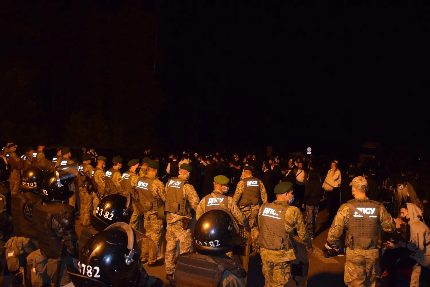 хасиди на кордоні з Білоруссю хасиди на кордоні з Білоруссю