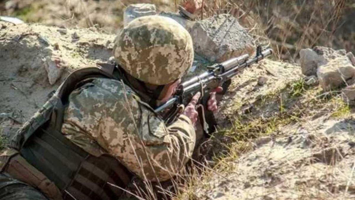 Боевики снова взялись за провокации: на Донбассе нарушили режим прекращения огня Боевики снова взялись за провокации: на Донбассе нарушили режим прекращения огня