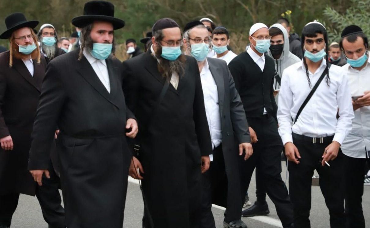 Лукашенко приказал помочь хасидам, которые застряли на границе с Украиной Лукашенко приказал помочь хасидам, которые застряли на границе с Украиной