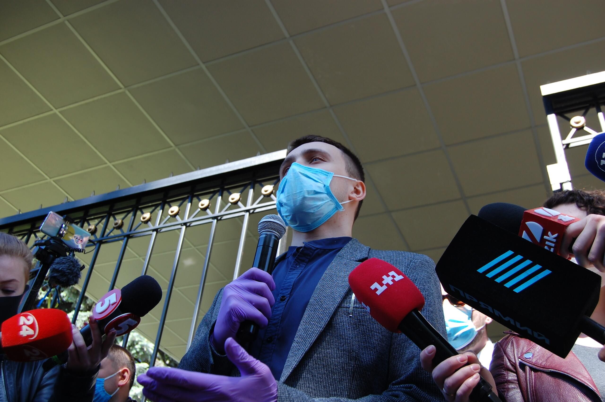 Чому Стерненко почав стрім одразу після нападу на себе Чому Стерненко почав стрім одразу після нападу на себе