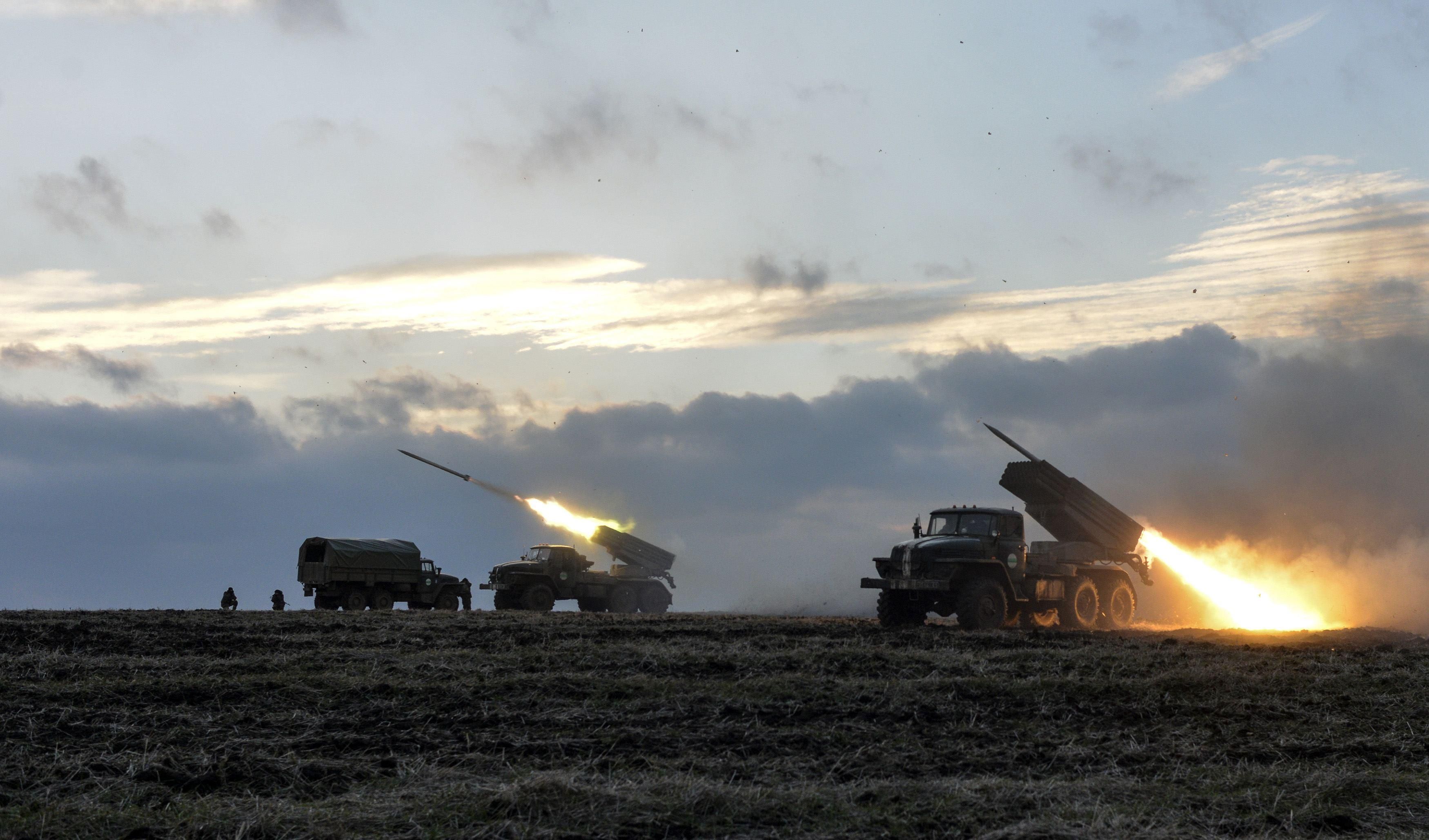 ОБСЄ зафіксувала танки та Гради за лініями відведення на Донбас