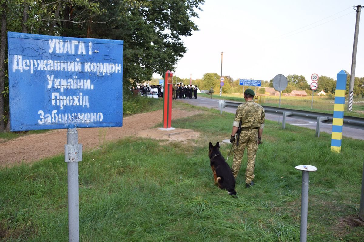 Пункт пропуска Новые Яриловичи на границе с Беларусью закрывают