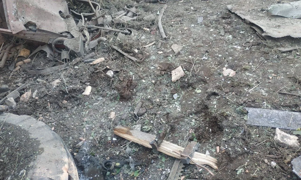 Чоловік намагався розрізати боєприпас Чоловік намагався розрізати боєприпас