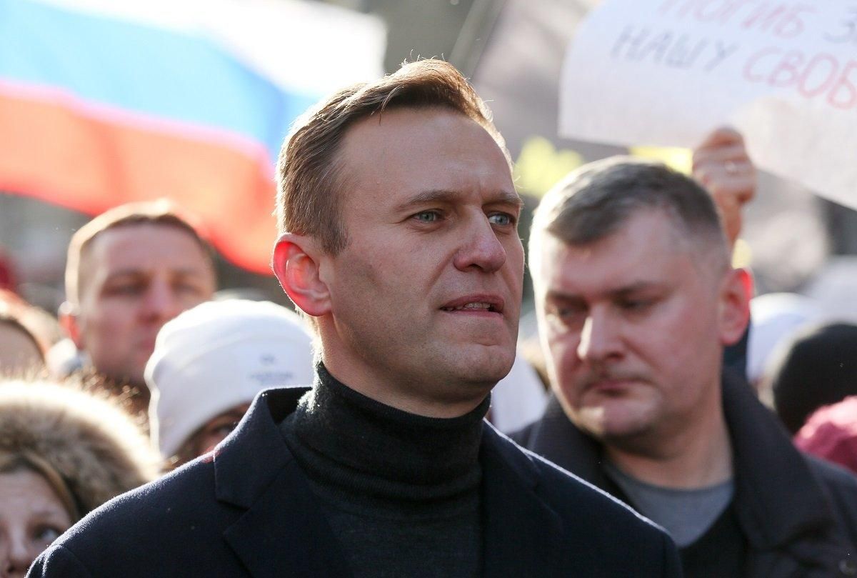 Кілька підрозділів ФСБ стежили за Навальним: розслідування