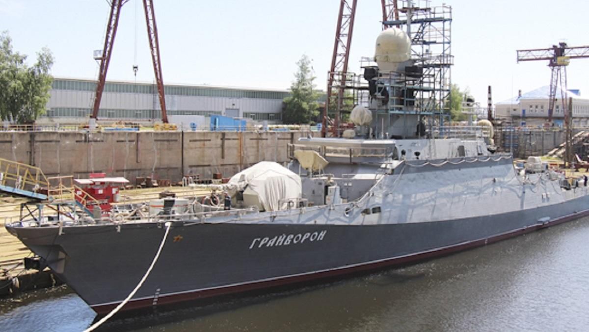 Россияне выпустили в Черное море военный корабль, который начали строить после аннексии Крыма