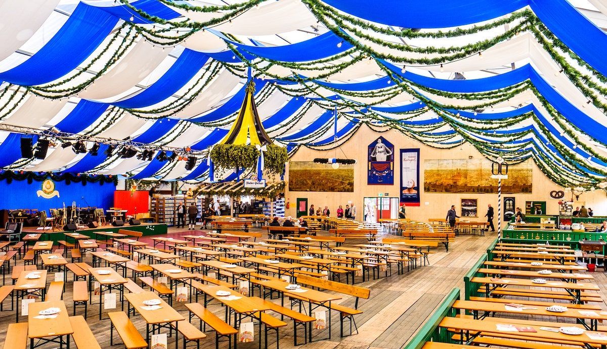 В Мюнхене запретили алкоголь, чтобы люди не собирались на Октоберфест В Мюнхене запретили алкоголь, чтобы люди не собирались на Октоберфест