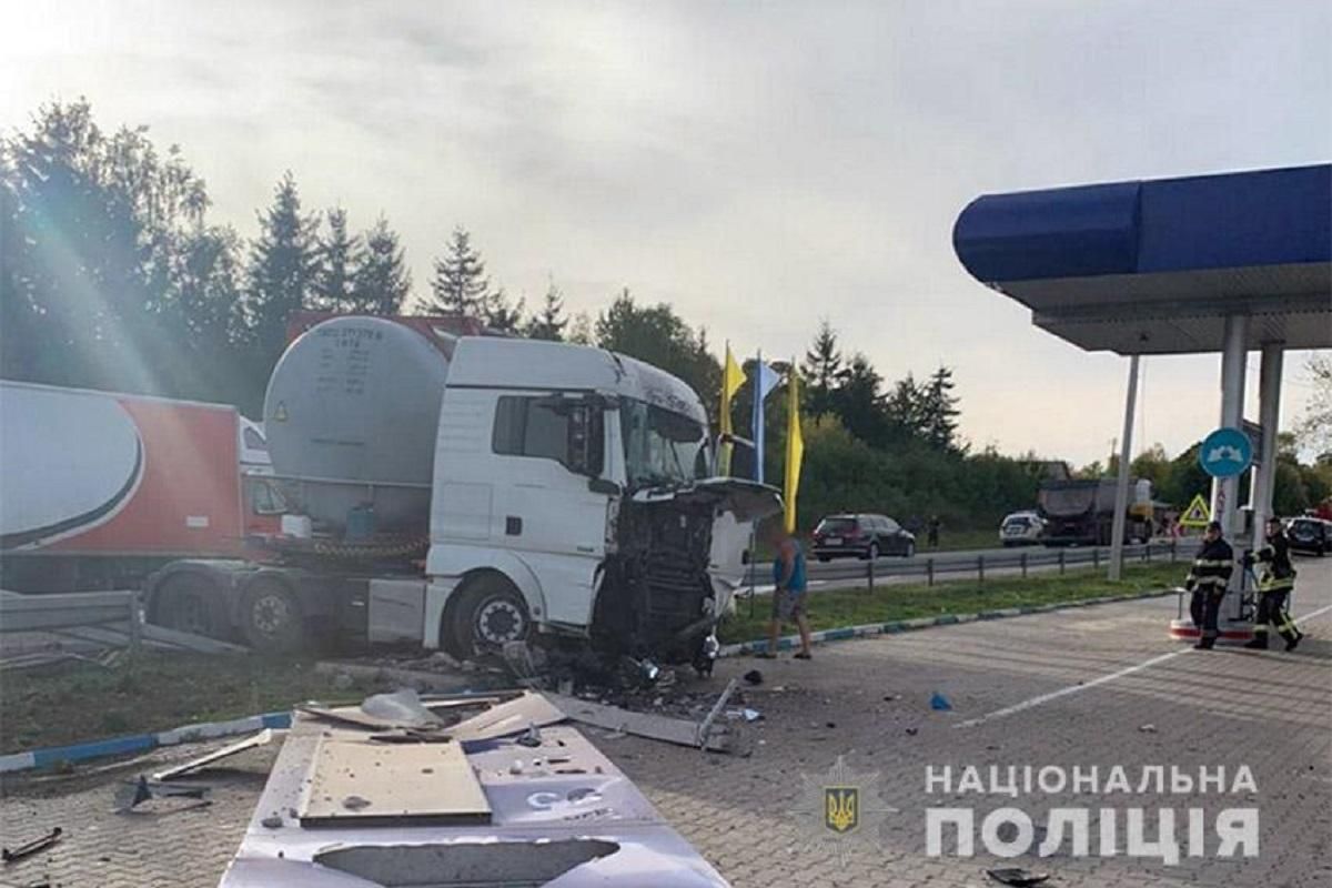 ДТП в Хмельницкой области: пострадали 7 человек - фото