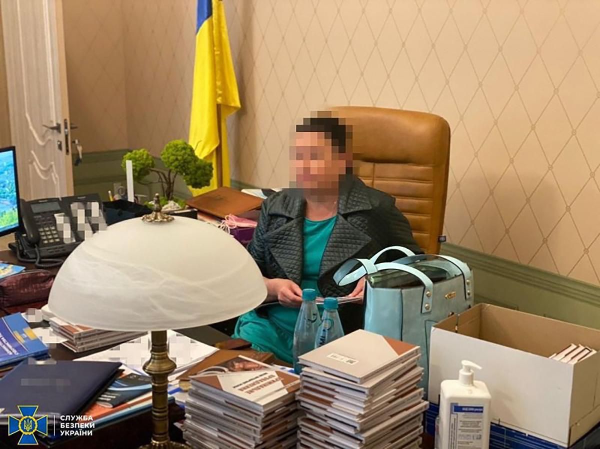 Предлагала взятку: Председателю Харьковского админсуда объявили подозрение