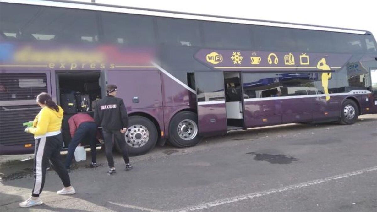 Молдавани застряли на границе Украины и Венгрии Молдавани застряли на границе Украины и Венгрии