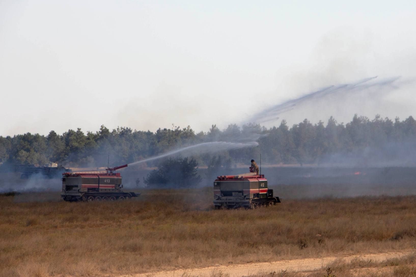 Під час військових навчань на півдні України загорівся полігон: фото, що відомо