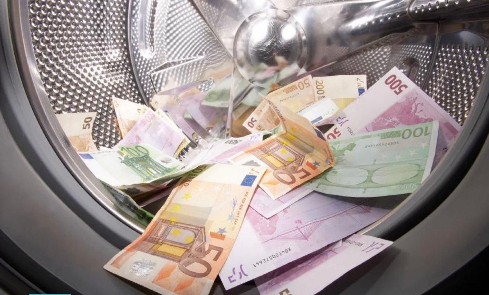 Украинские олигархи отмыли почти 500 миллионов долларов через мировые банки Украинские олигархи отмыли почти 500 миллионов долларов через мировые банки