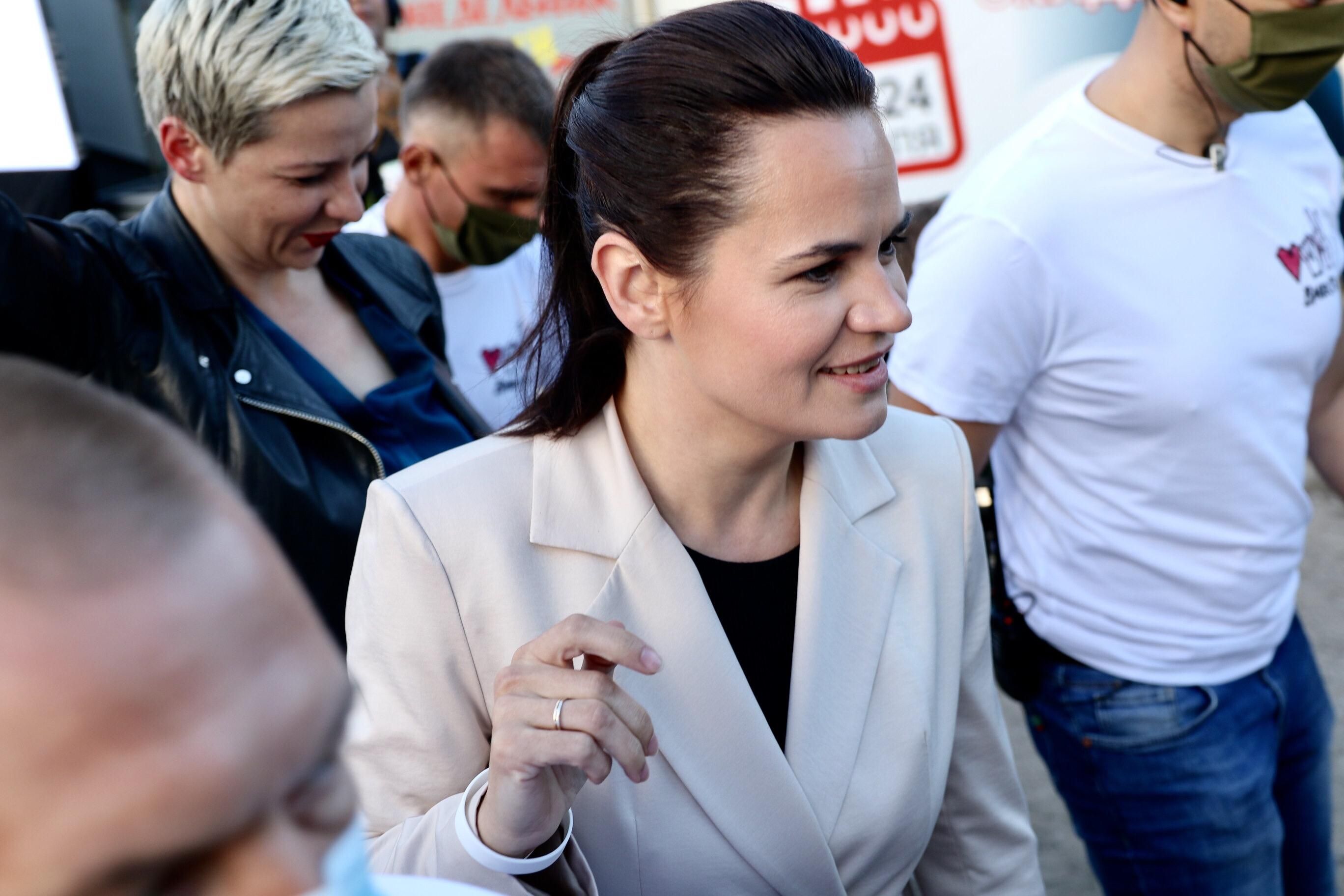 "Дети вырастут сиротами": Тихановская покинула Беларусь из-за угроз "Дети вырастут сиротами": Тихановская покинула Беларусь из-за угроз