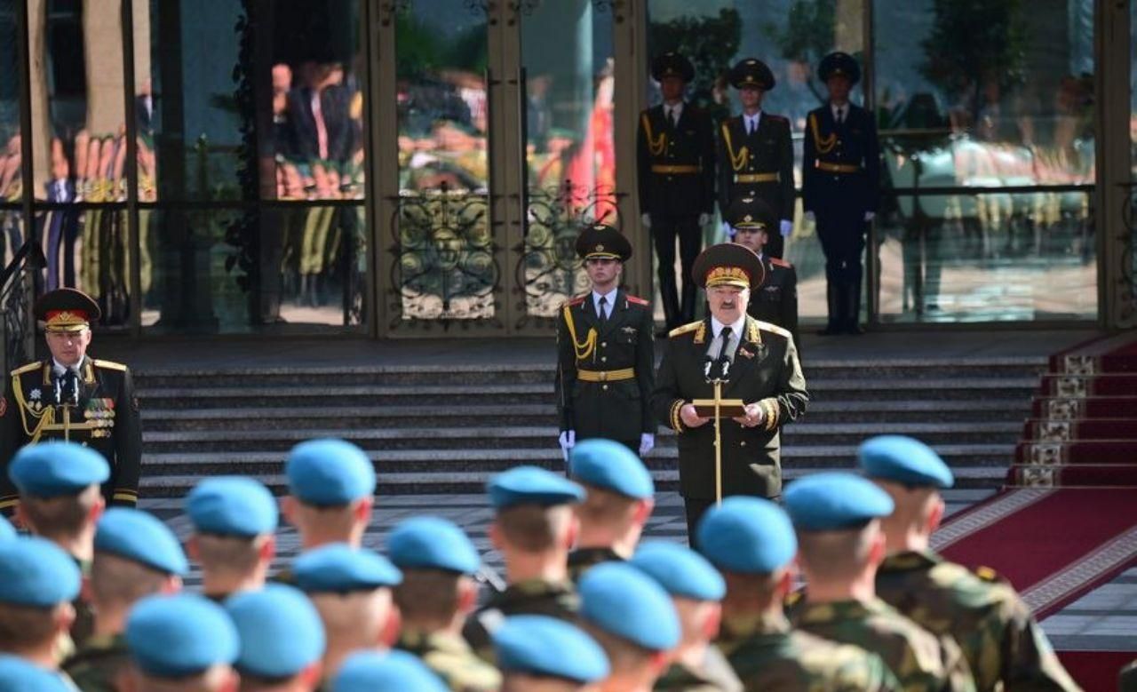 Лукашенко подякував військовим, які зупинили мітингувальників: відео