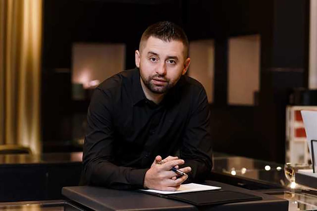 Арахамія блокує розслідування зливу вагнерівців, а в СБУ відбирають схеми – Є питання Арахамія блокує розслідування зливу вагнерівців, а в СБУ відбирають схеми – Є питання