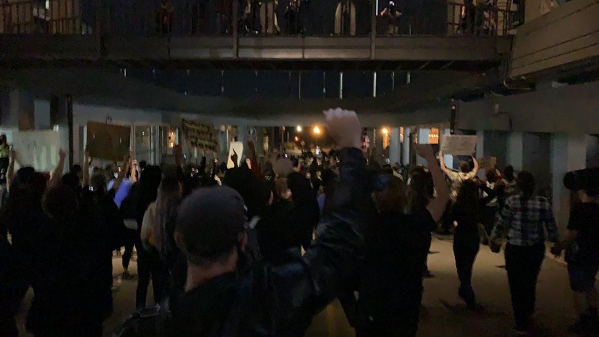 Массовые беспорядки в Луисвилле в США: 24 сентября – 127 задержанных Массовые беспорядки в Луисвилле в США: 24 сентября – 127 задержанных