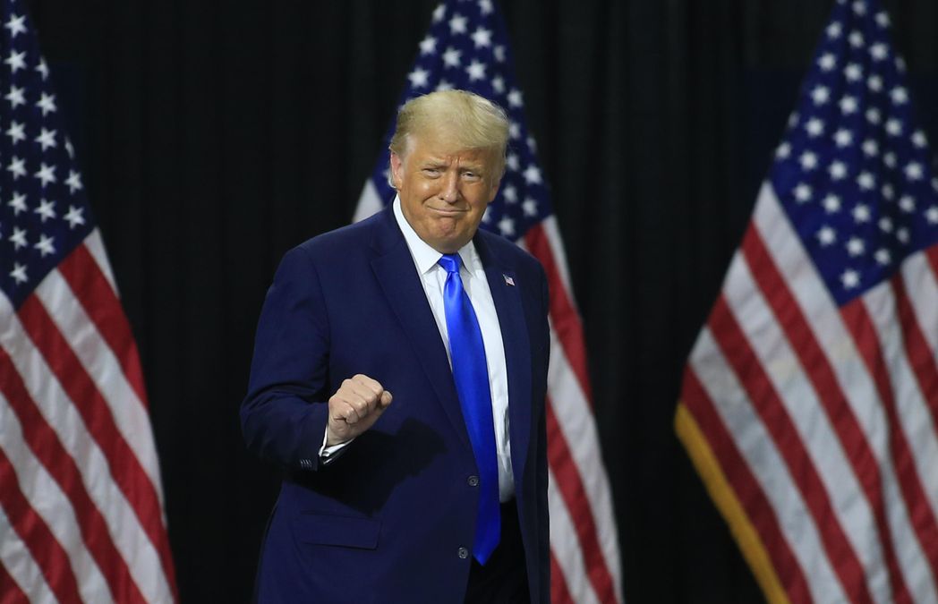 Трампа освистали на прощании с Гинзбург: видео Трампа освистали на прощании с Гинзбург: видео