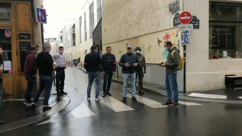 Напад біля будівлі редакції charlie hebdo Напад біля будівлі редакції charlie hebdo