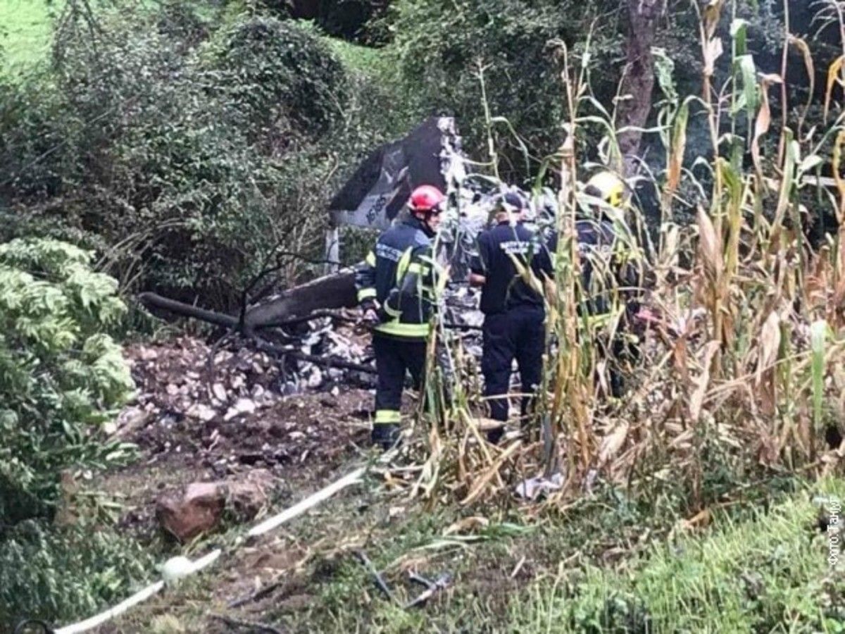 Військовий літак розбився у Сербії, є загиблий: відео 