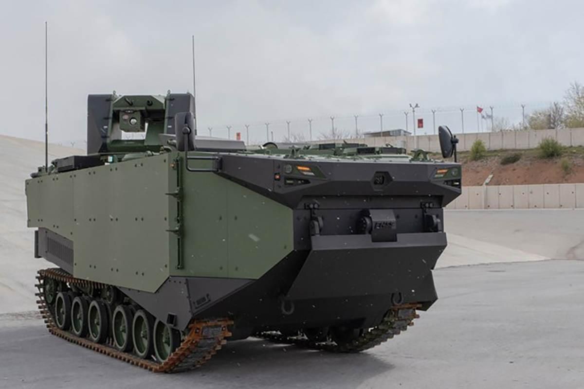 Техніка війни: Польські парашутні системи для України. Новий потужний БТР на воді Техніка війни: Польські парашутні системи для України. Новий потужний БТР на воді