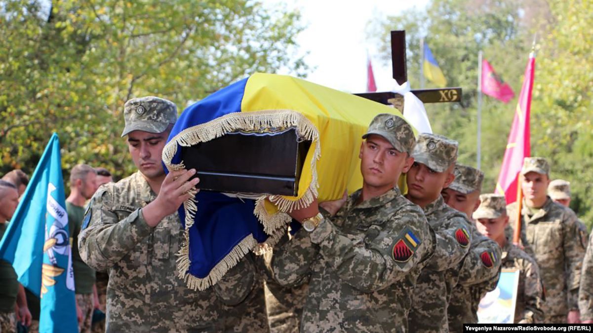 У Запоріжжі поховали військового, якого у червні поранив снайпер: фото