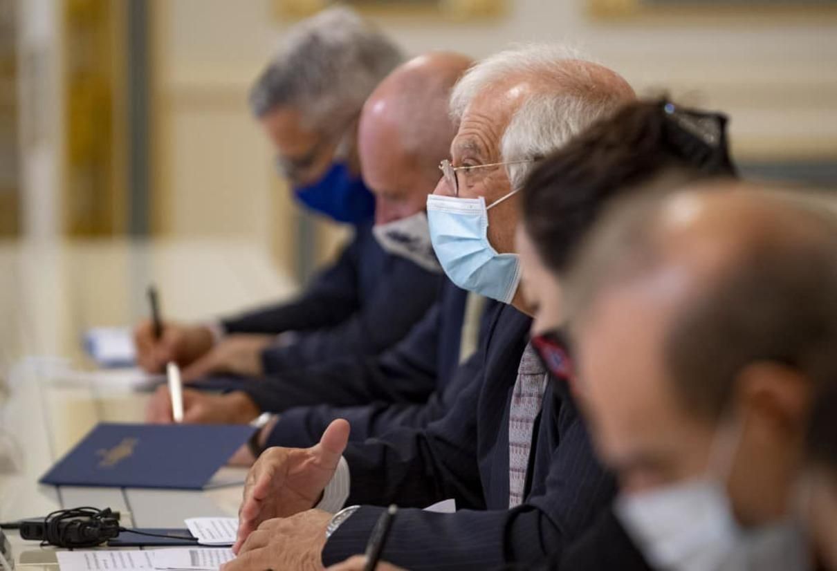 Забрав слова назад: зі статті Борреля прибрали слова, що ЄС – не банкомат Забрав слова назад: зі статті Борреля прибрали слова, що ЄС – не банкомат