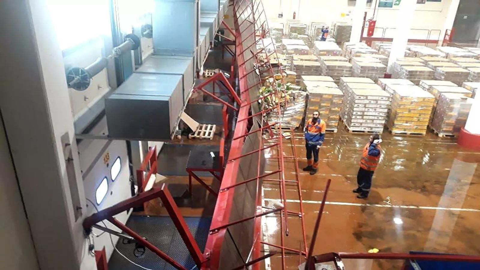 Під Москвою обвалився надземний перехід: постраждали понад 10 людей – відео Під Москвою обвалився надземний перехід: постраждали понад 10 людей – відео