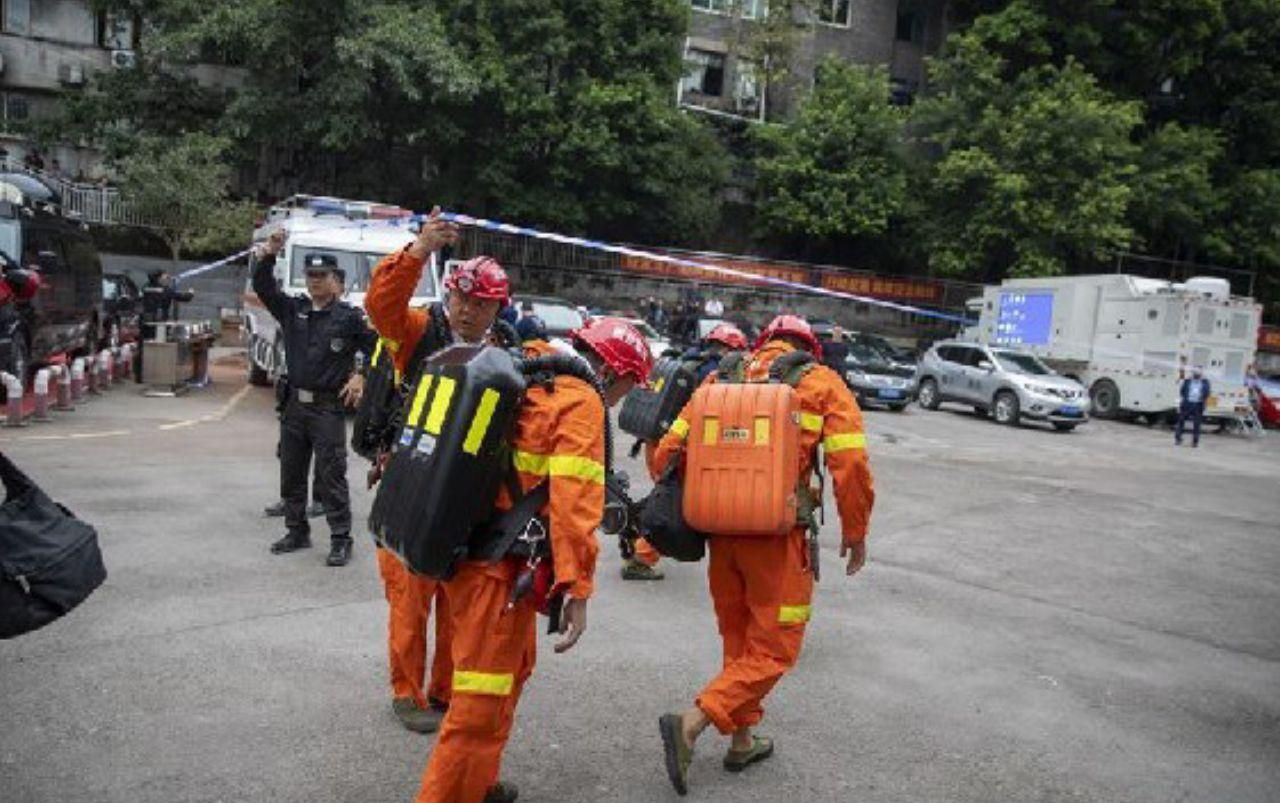 Пожар на шахте в Китае: погибли 16 горняков - фото