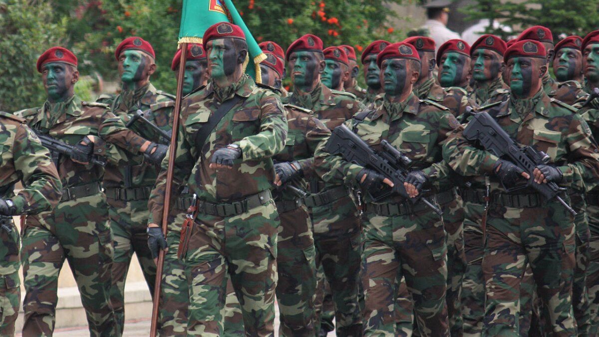 Азербайджан услід за Вірменією вводить воєнний стан Азербайджан услід за Вірменією вводить воєнний стан