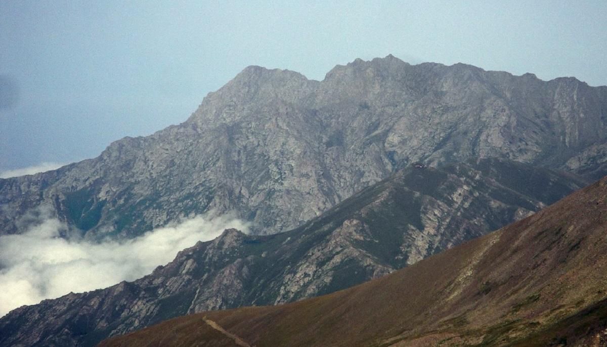 Азербайджан контролює стратегічний регіон, що з'єднує Вірменію з Нагірним Карабахом Азербайджан контролює стратегічний регіон, що з'єднує Вірменію з Нагірним Карабахом