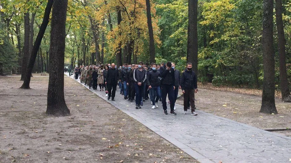 Харків'яни прийшли попрощатись із загиблим курсантом