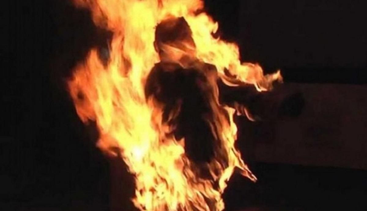 Мужчина устроил самоподжог в центре занятости на Тернопольщине: что случилось Мужчина устроил самоподжог в центре занятости на Тернопольщине: что случилось