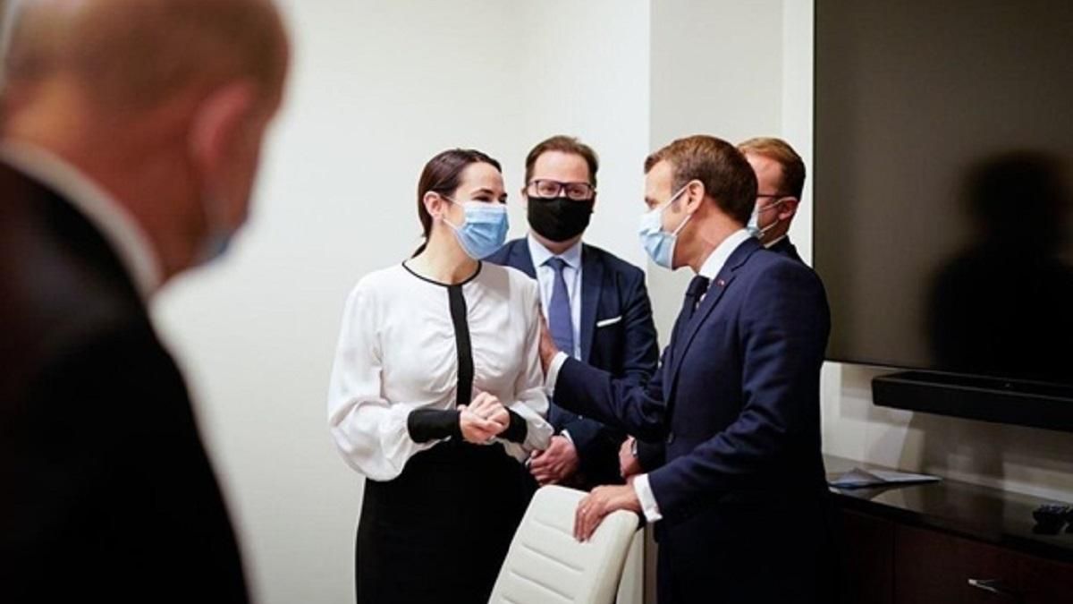 В Беларуси иронично отреагировали на встречу Макрона с Тихановской В Беларуси иронично отреагировали на встречу Макрона с Тихановской