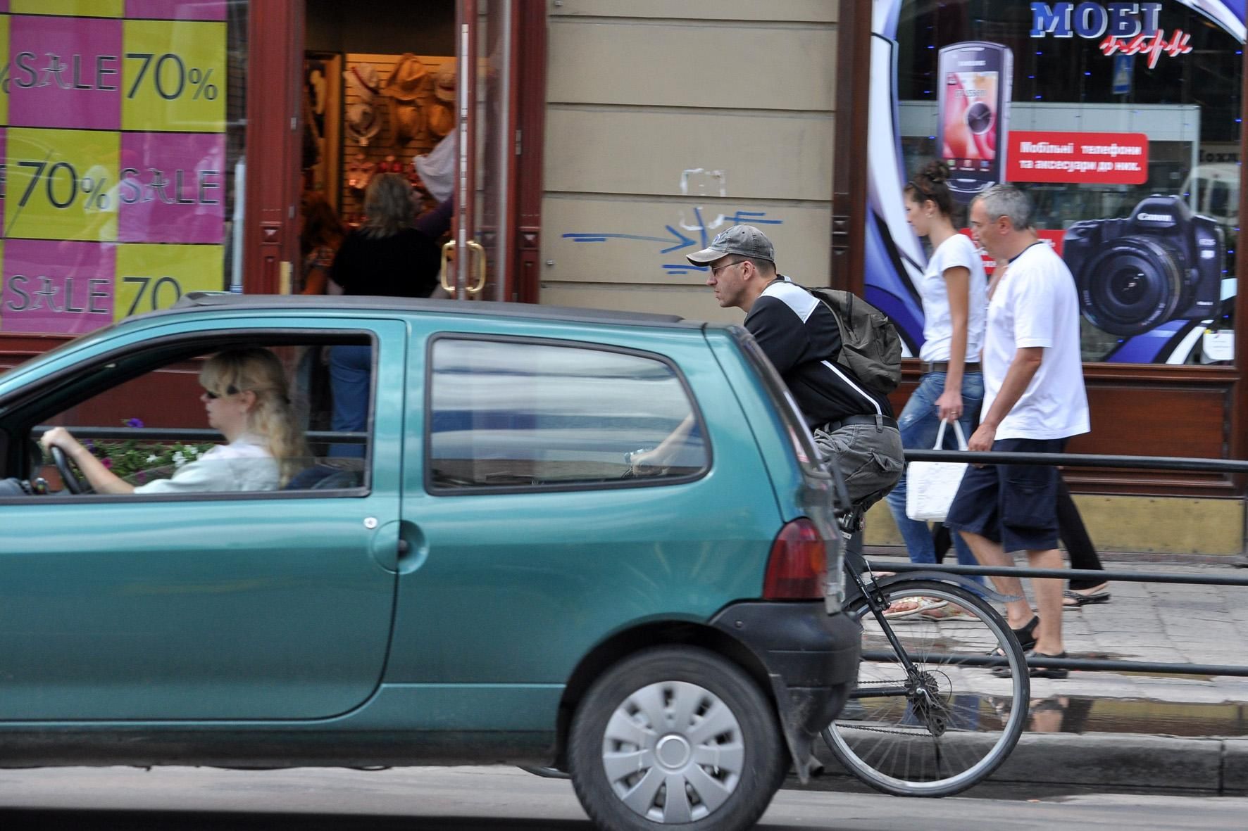 Кабмін переніс три робочих дні у 2021 році Кабмін переніс три робочих дні у 2021 році