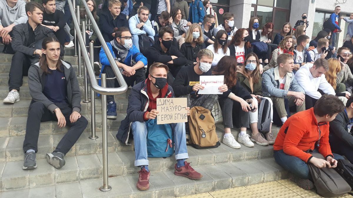 У Білорусі тривають сидячі протести студентів: затримали 4 людей –фото