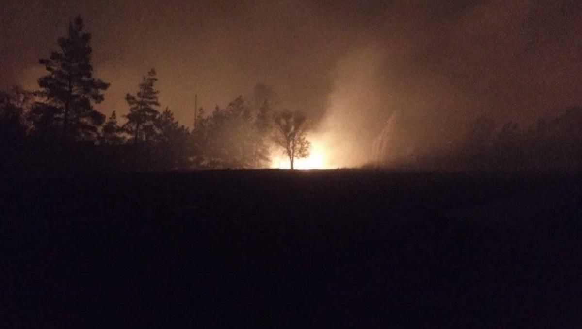 Масштабные пожары в Луганской области: людей эвакуируют среди ночи, а боевики начали обстрелы