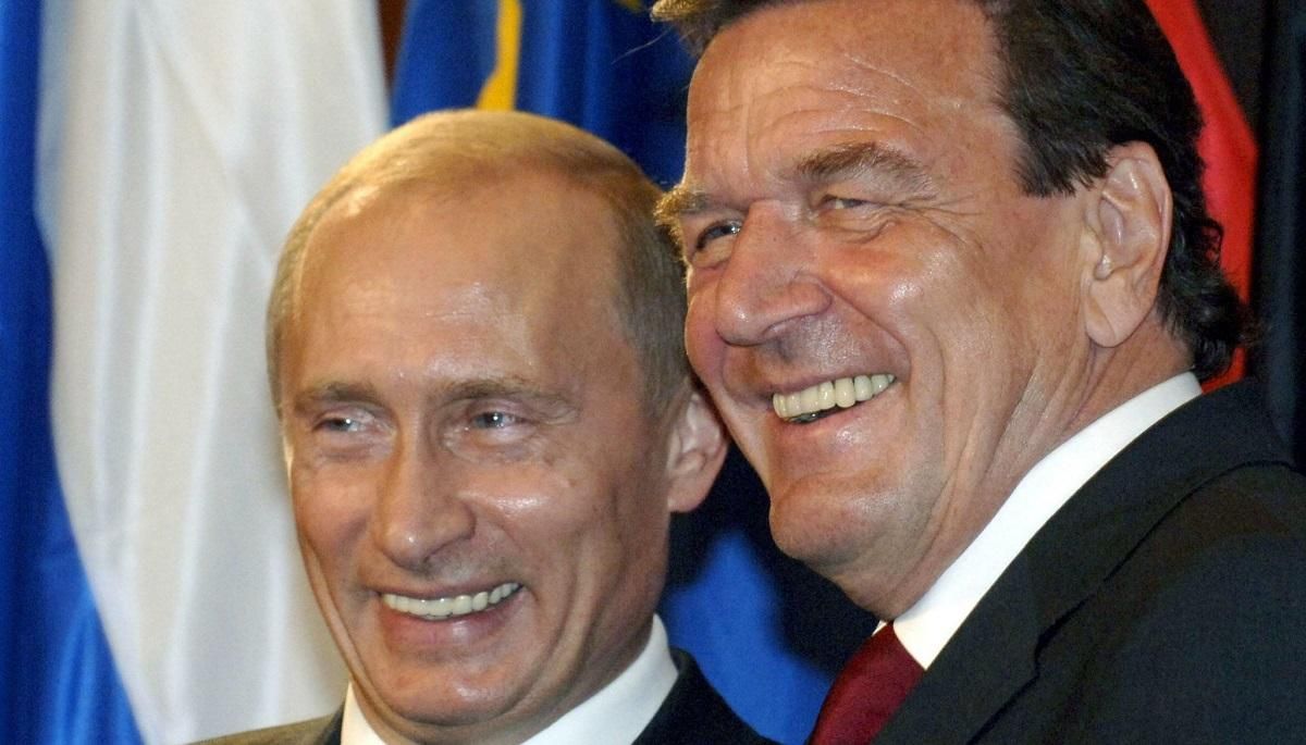 Ексканцлер Німеччини Шредер вважає "спекуляціями" заяви, що Росія отруїла Навального Ексканцлер Німеччини Шредер вважає "спекуляціями" заяви, що Росія отруїла Навального