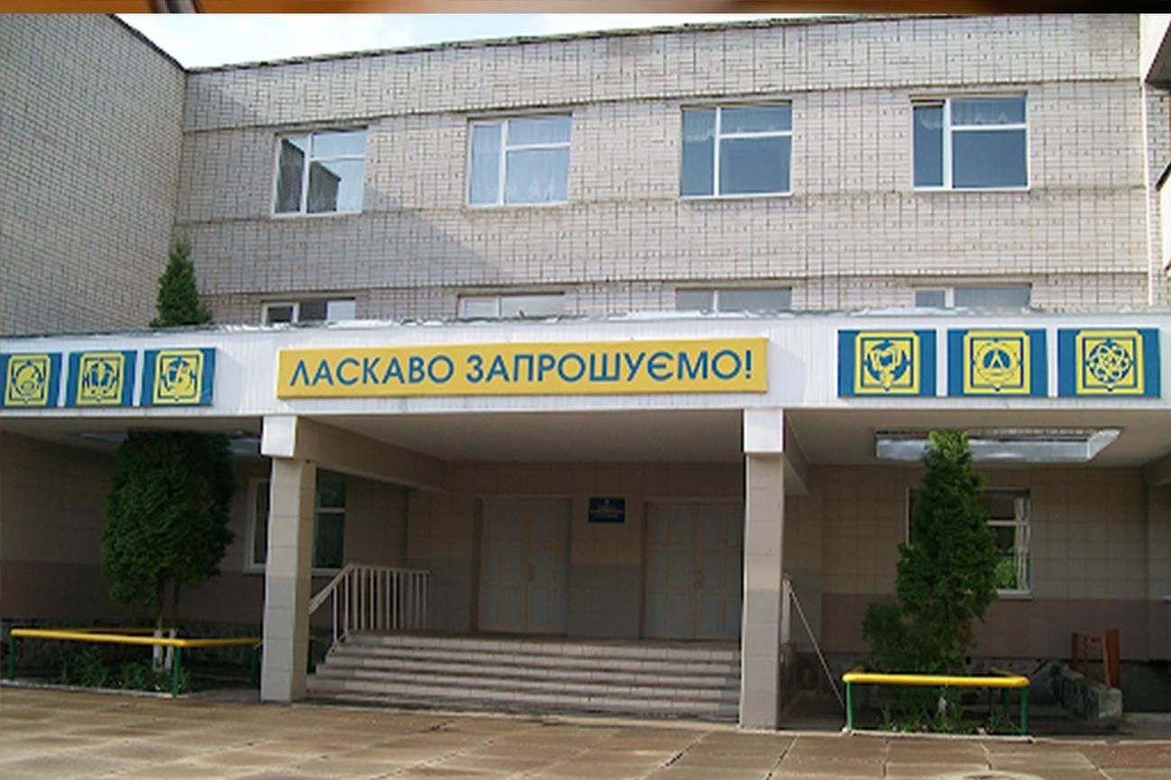 В одній школі в Житомирі захворіло 30 вчителів: заклад закрили