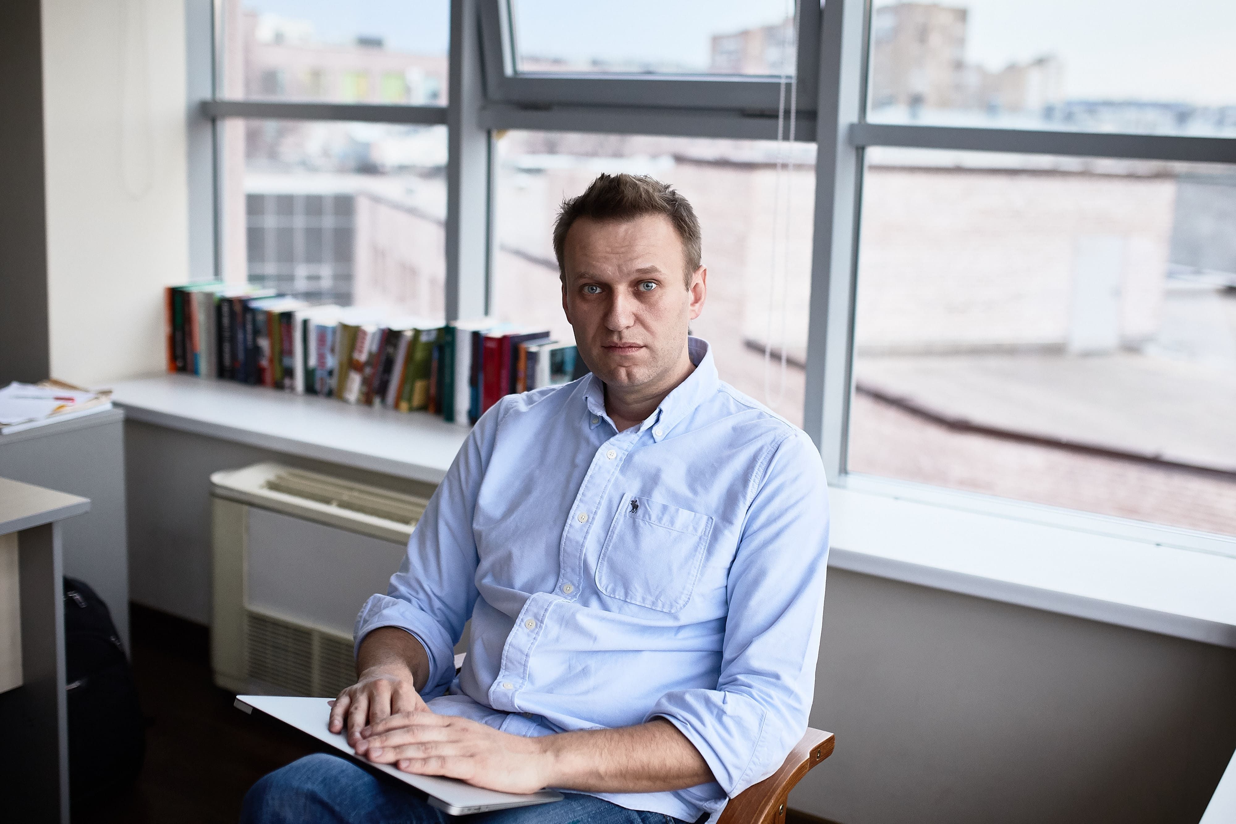 Навальний подає в суд на Пєскова - причина