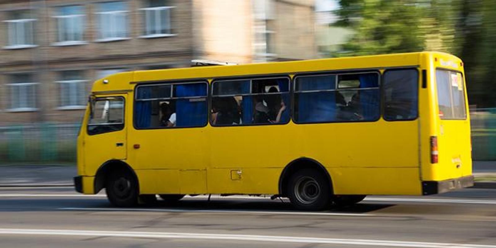  В Киеве водитель выбросил пенсионерку из маршрутки: видео