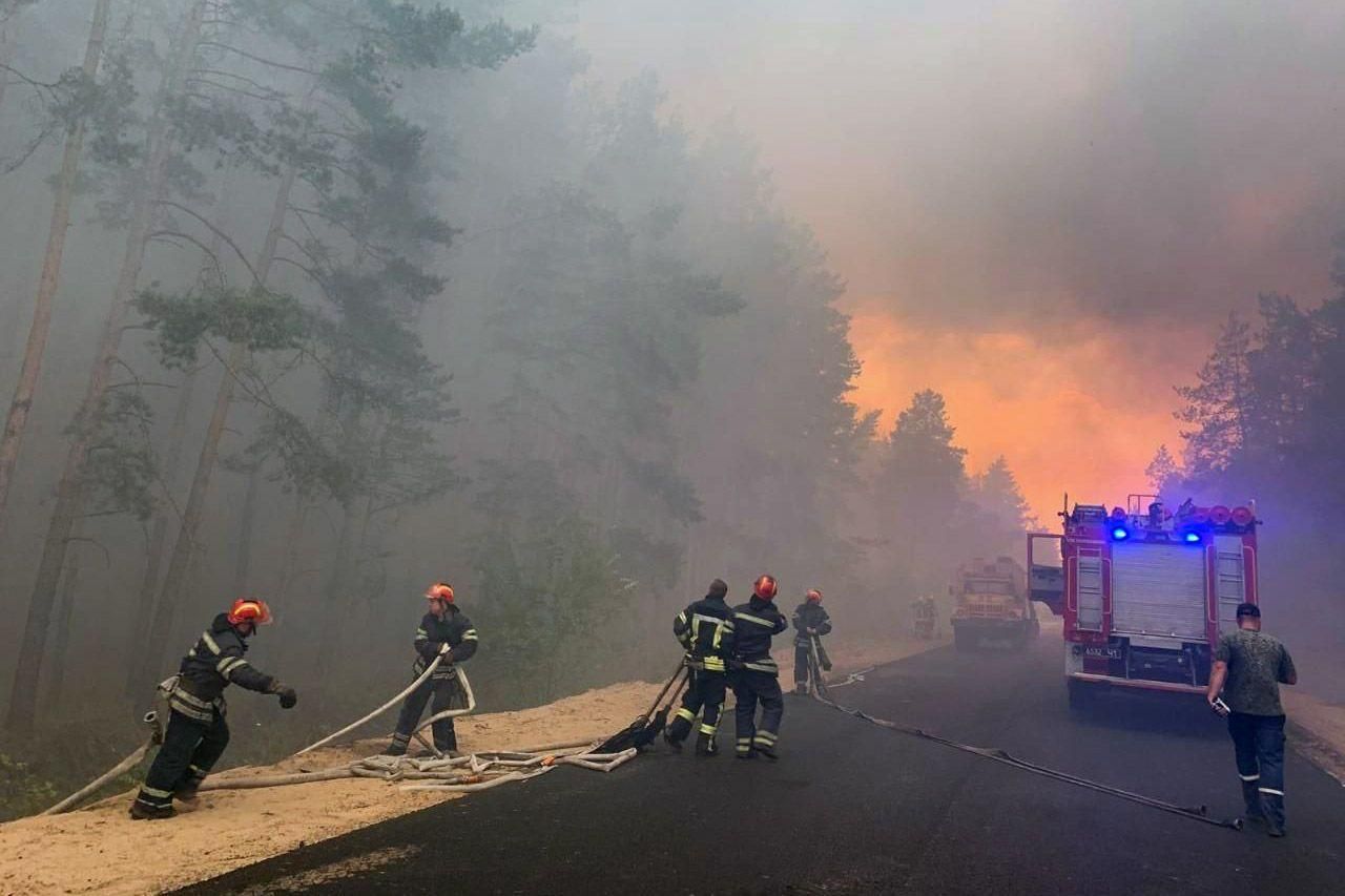 Лісові пожежі на Луганщині: слідство розглядає чотири версії