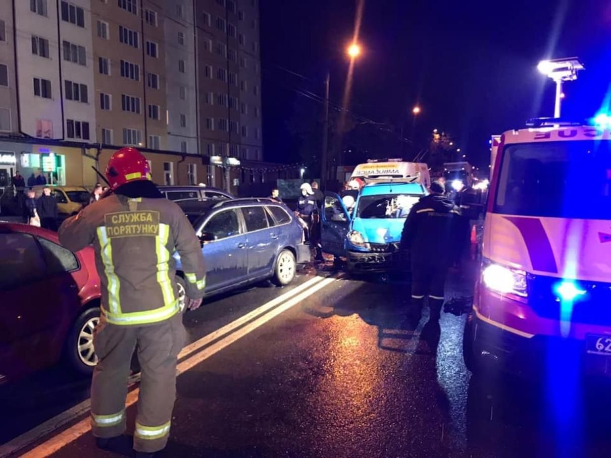 ДТП в Івано-Франківську 1 жовтня 2020: фото, відео ДТП в Івано-Франківську 1 жовтня 2020: фото, відео