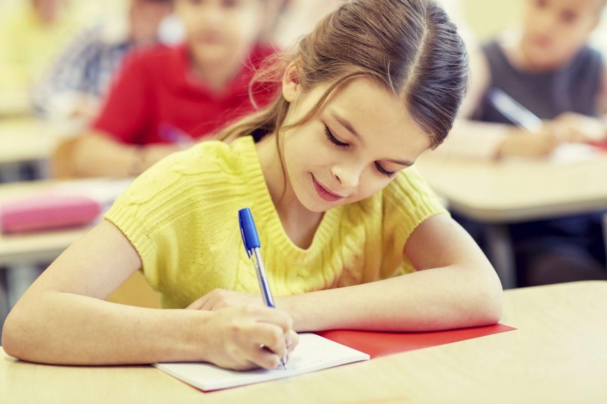 Почему письмо от руки полезное для детей: интересное исследование